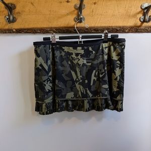 Lululemon camo skort.  EUC.